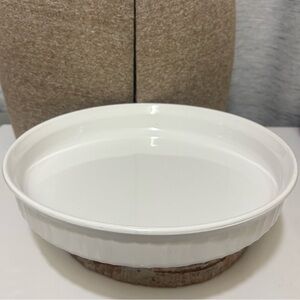 Corningware F-3-B. French Quiche 10” Round White Ceramic Dish